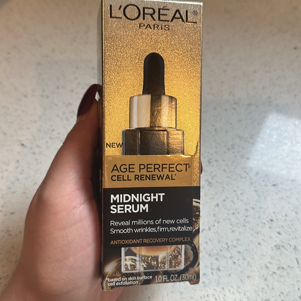 L'Oreal Paris Age Perfect Cell
Renewal Midnight Serum ( Full size) - Picture 3 of 6